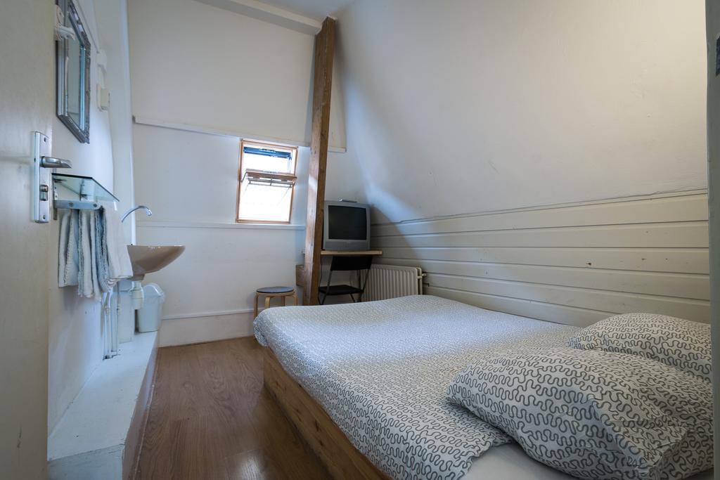 Stone Hotel & Hostel Утрехт Номер фото